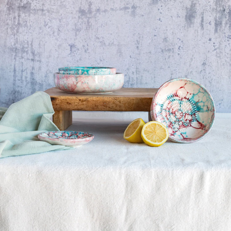 Olimpia Garlic Grater plates displayed on table